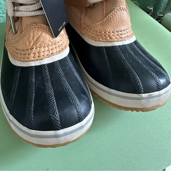NWT SOREL Joan of Arctic Faux Fur Waterproof Snow Boots sz 7.5 8 - Picture 5 of 10